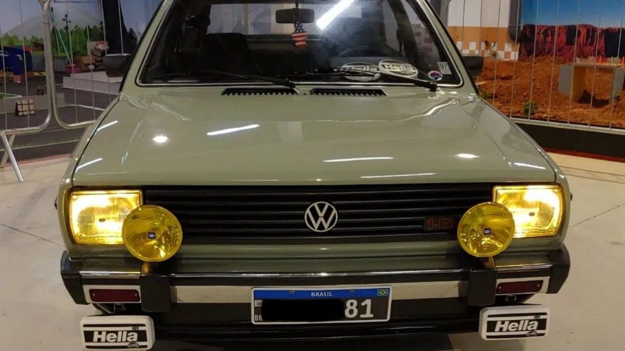 Volkswagen GOL LS 1982 (BX) Placa Preta
