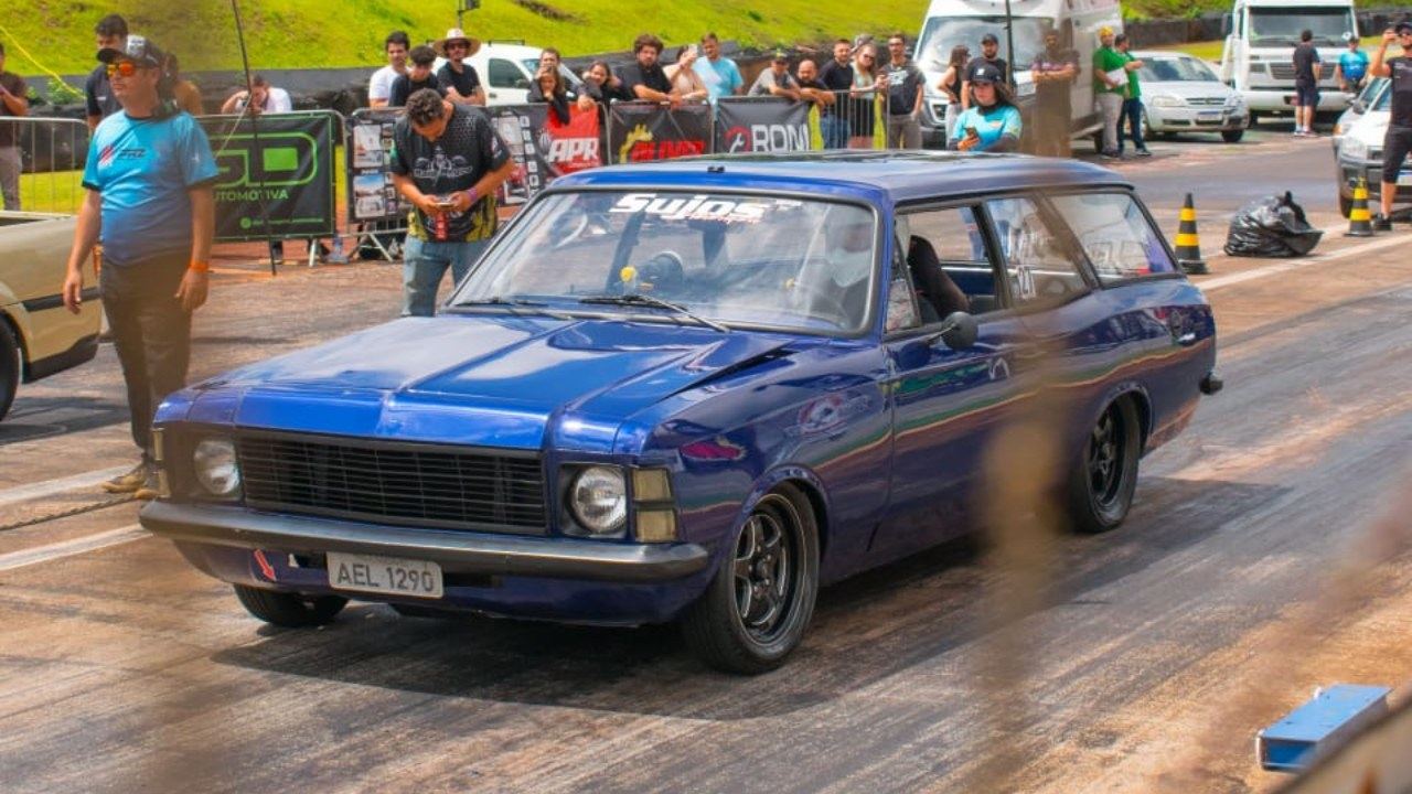 Caravan 76 Azul de Arrancada