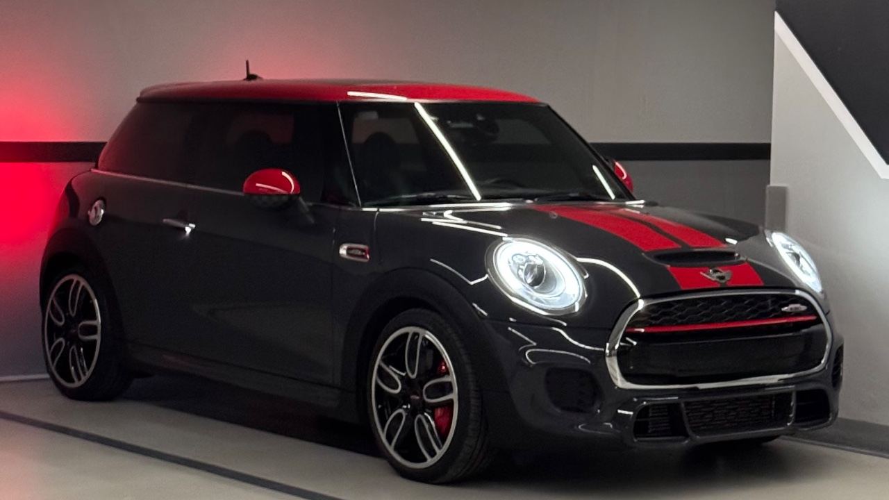 Mini Jonh Cooper Works baixíssima KM