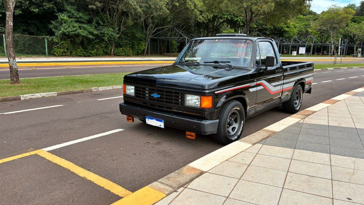 Chevrolet C20 1991 – Relíquia Sobre Roda