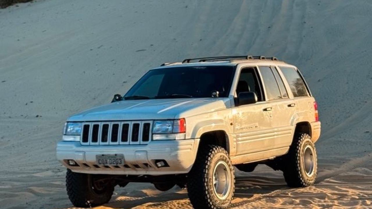 * Cherokee V8 5.2 Manual 1997