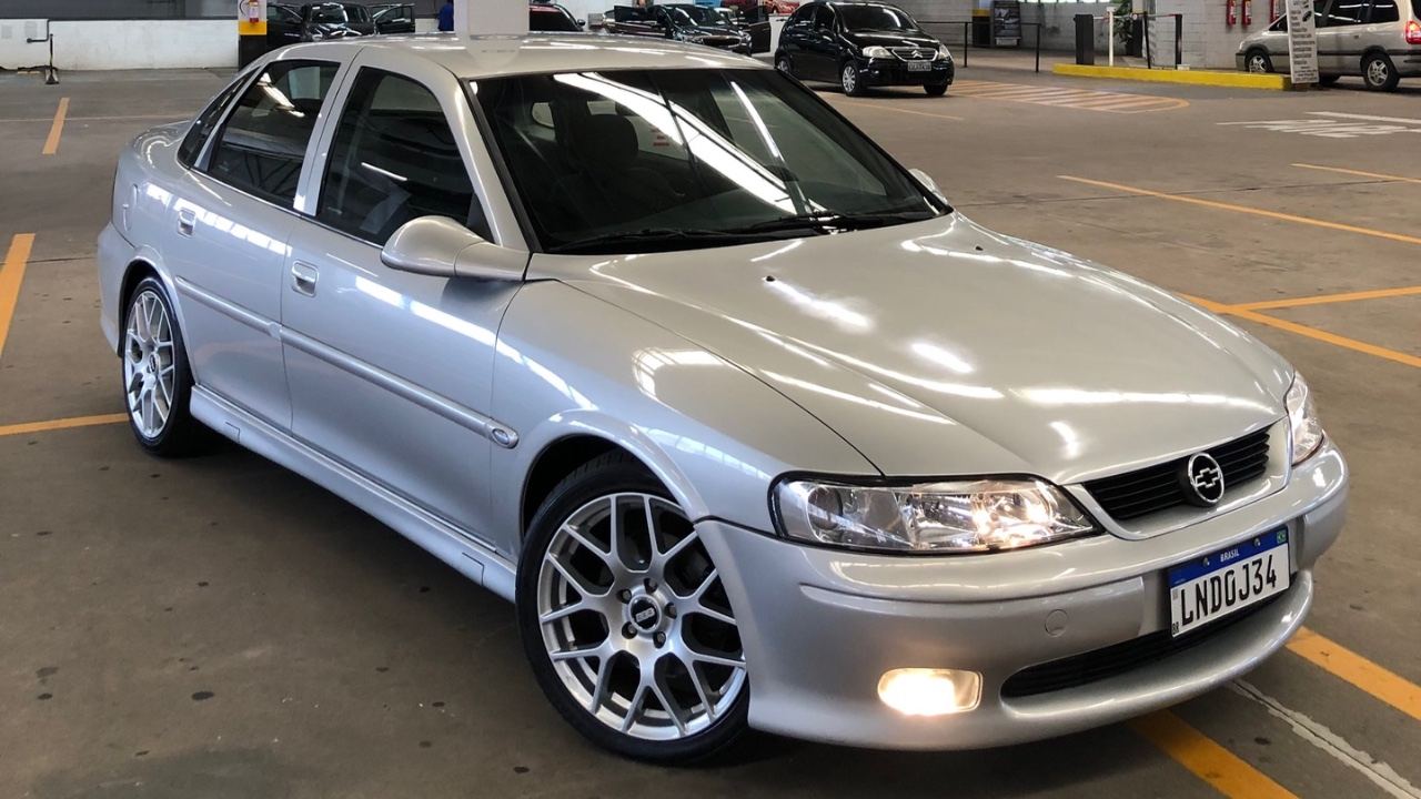 Vectra GLS 2.2 16v 2000