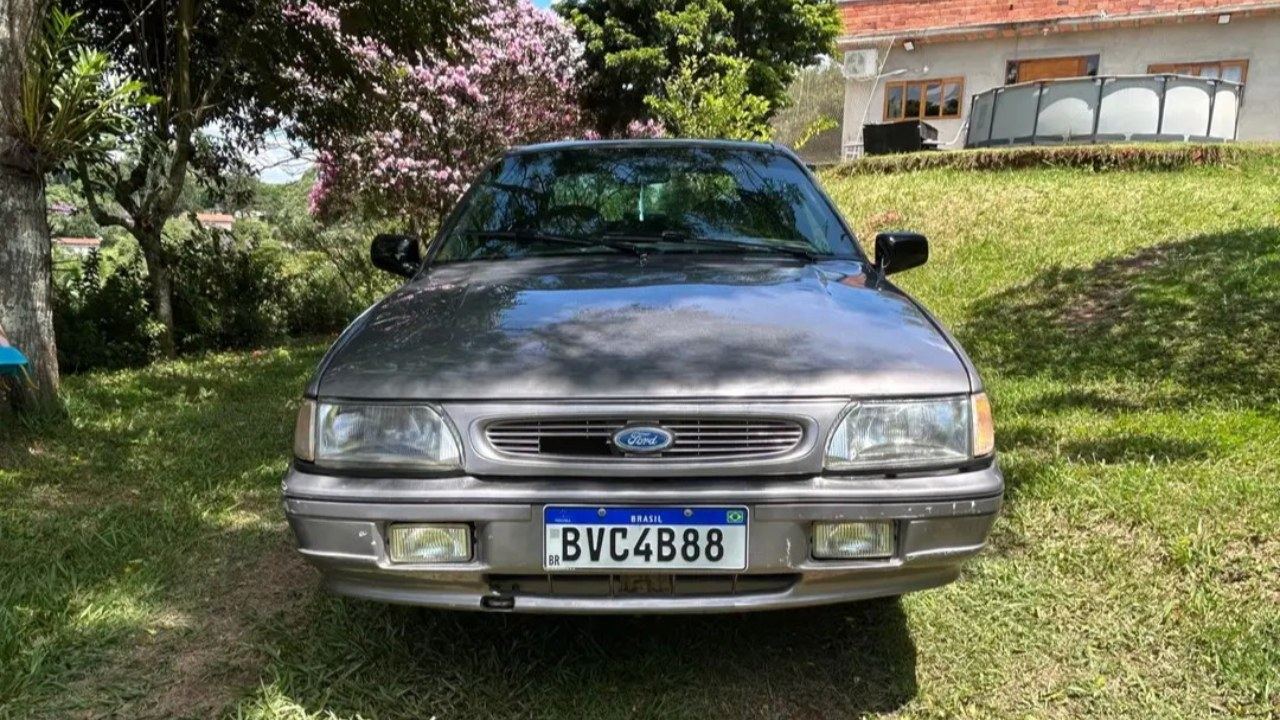 Ford Versailles