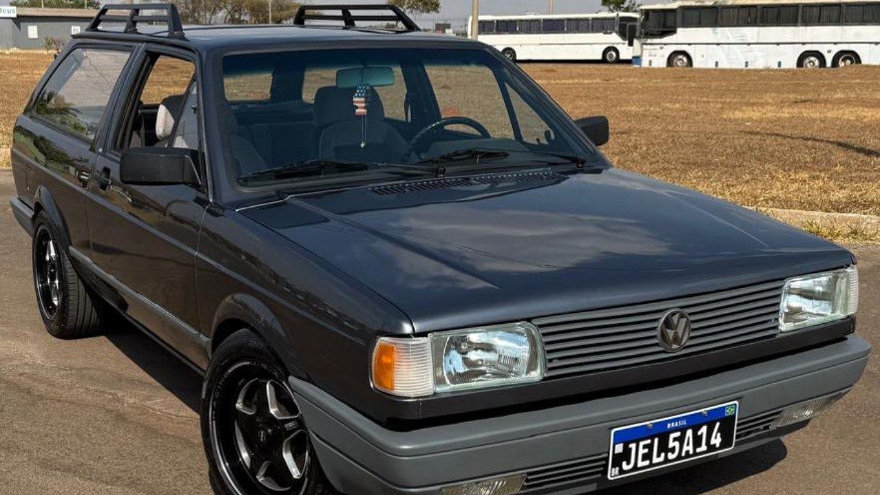 VW Parati CL 1.9T | Placa Preta