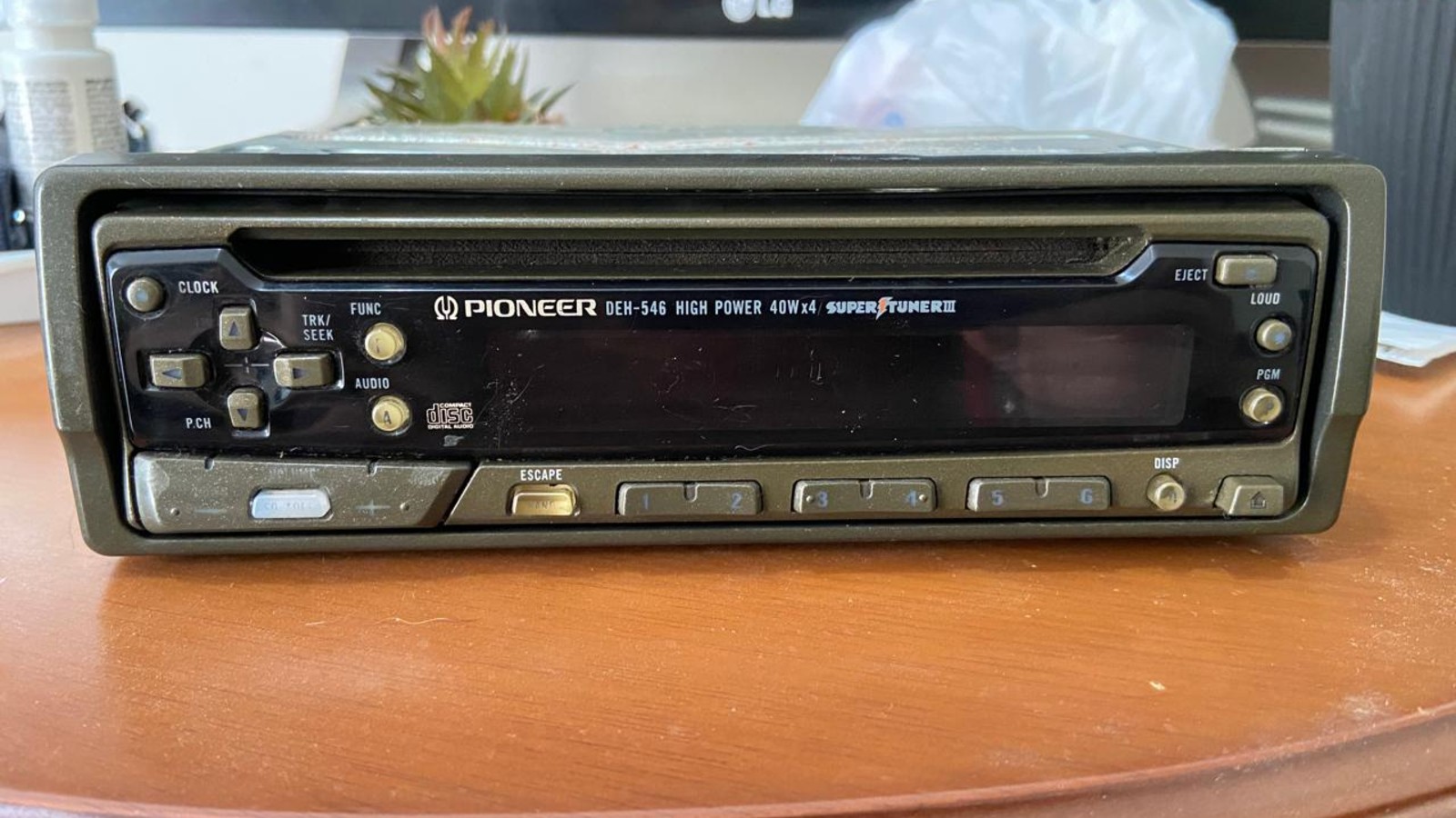 Rádio Pioneer DEH-546 CD High Power 40W x4 — Go Garage