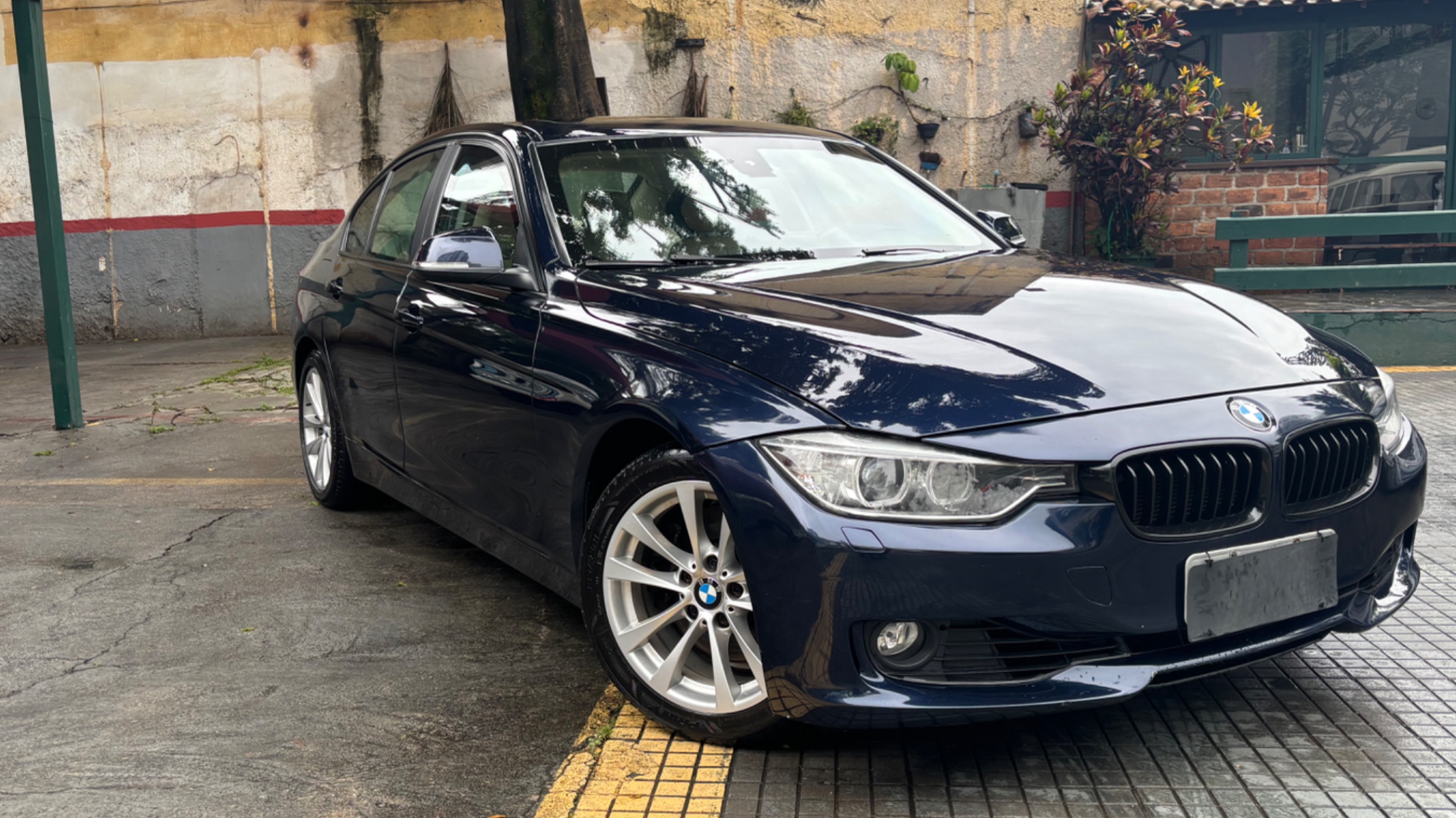 BMW 328i - 2.0 turbo - BLINDADA 3A