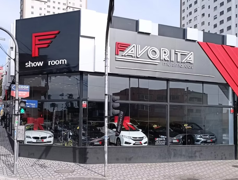 Logo Favorita Multimarcas